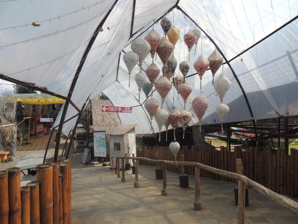 Semilir Glamping Hotel Semarang Kültér fotó